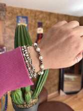 Load image into Gallery viewer, Freshwater Pearl &amp; Navajo Pearl Bracelet
