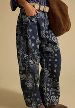 Load image into Gallery viewer, Bandana Barrel Jeans
