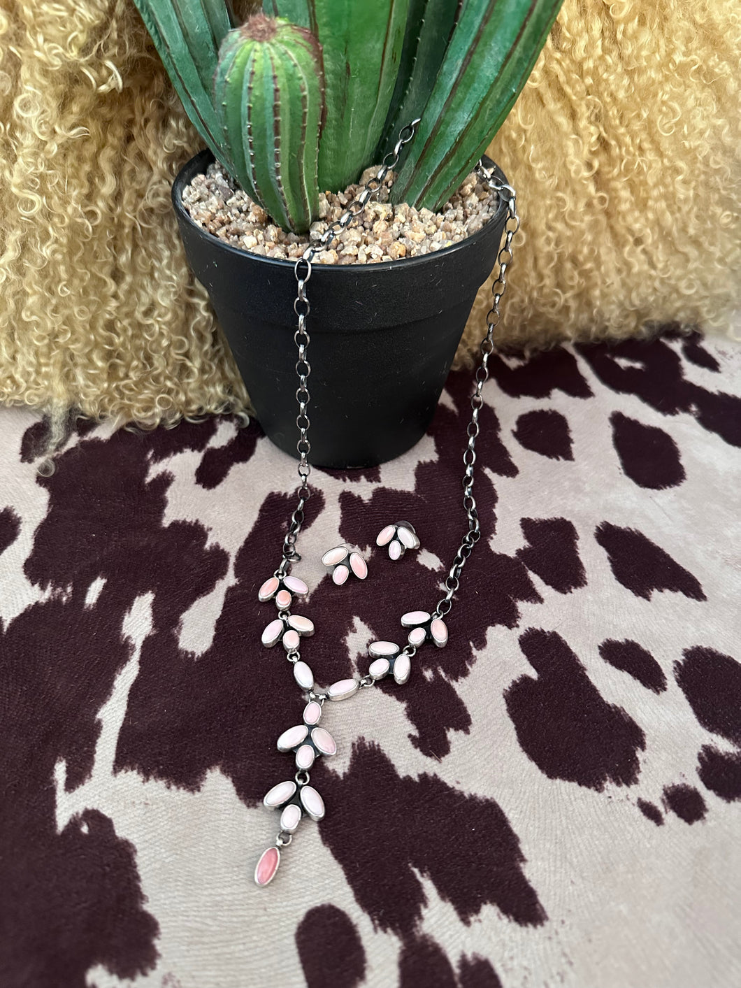 Pink Conch Lariat Set