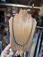 Load image into Gallery viewer, Graduated Navajo Pearl Necklace
