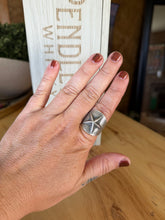 Load image into Gallery viewer, Size 10.5 Star Ring
