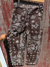 Load image into Gallery viewer, Bandana Barrel Jeans
