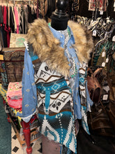 Load image into Gallery viewer, Montana Skies Vest w/ Detachable Fur Collar
