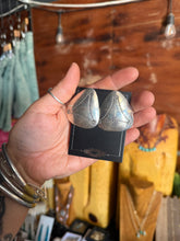 Load image into Gallery viewer, Vintage Style Silver earrings
