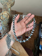 Load image into Gallery viewer, 17&quot; Graduated Navajo Pearl Necklace
