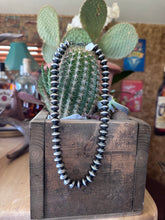 Load image into Gallery viewer, 18&quot; Saucer Navajo Pearl Necklace
