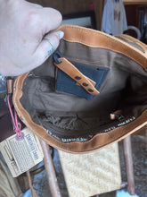 Load image into Gallery viewer, Bandera Crossbody
