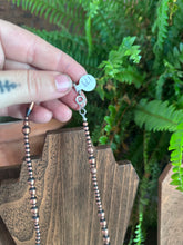 Load image into Gallery viewer, 18&quot; Copper Navajo Pearl Necklace
