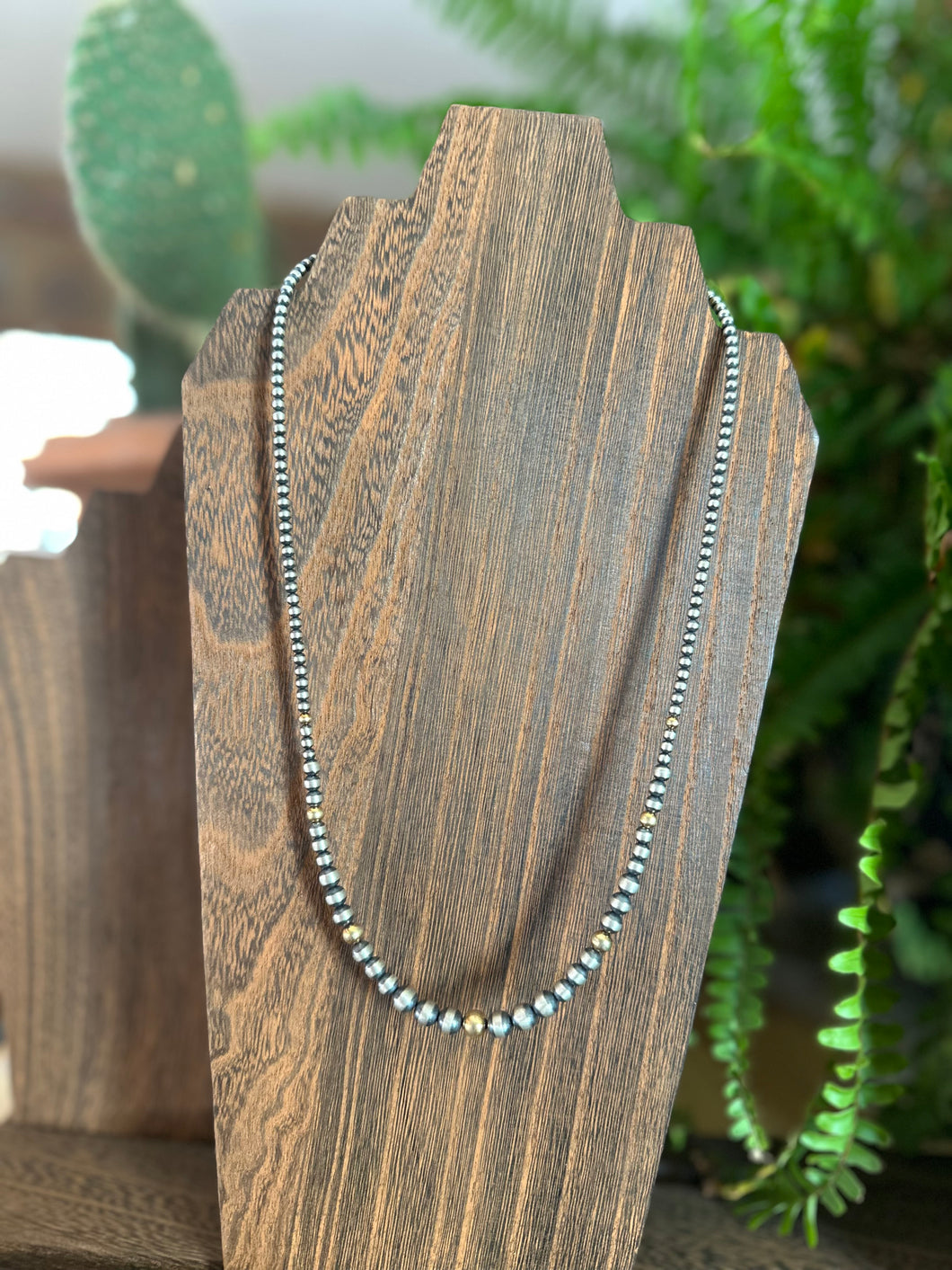 Graduated Navajo Pearl & Gold