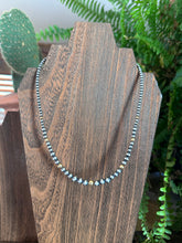 Load image into Gallery viewer, 18&quot; Graduated Navajo Pearl &amp; Gold
