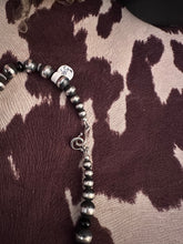 Load image into Gallery viewer, Navajo Pearl &amp; Black Onyx Necklace
