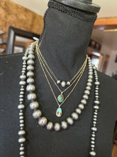 Load image into Gallery viewer, Gold Chain/Navajo Pearl Necklace
