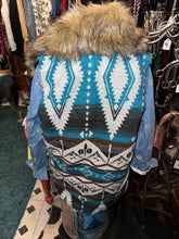 Load image into Gallery viewer, Montana Skies Vest w/ Detachable Fur Collar
