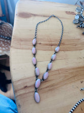 Load image into Gallery viewer, Pink Conch Lariat
