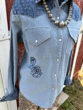 Load image into Gallery viewer, Rodeo Quincy Pearl Snap

