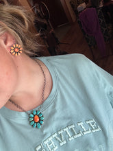 Load image into Gallery viewer, Spiney Oyster Cluster Earrings
