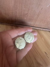 Load image into Gallery viewer, Spiney Oyster Cluster Earrings
