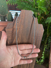 Load image into Gallery viewer, 16&quot; Silver &amp; Copper Navajo Pearls
