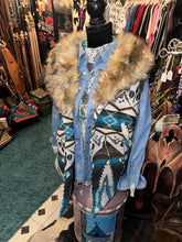 Load image into Gallery viewer, Montana Skies Vest w/ Detachable Fur Collar
