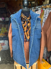Load image into Gallery viewer, Boot Stitch Denim Vest
