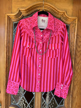 Load image into Gallery viewer, Howdy Hanny Button Up Shirt
