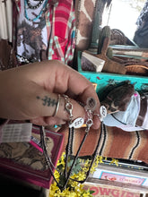 Load image into Gallery viewer, Mixed Graduated Navajo Pearl Necklaces
