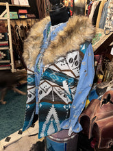 Load image into Gallery viewer, Montana Skies Vest w/ Detachable Fur Collar
