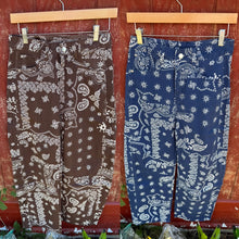 Load image into Gallery viewer, Bandana Barrel Jeans
