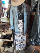Load image into Gallery viewer, Rodeo Skirt with slit
