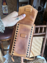Load image into Gallery viewer, Bandera Crossbody Wallet/Phone
