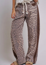 Load image into Gallery viewer, Leopard Wide Leg Pants
