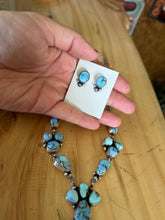 Load image into Gallery viewer, Golden Hills Cluster Lariat Set
