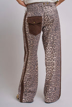 Load image into Gallery viewer, Leopard Wide Leg Pants

