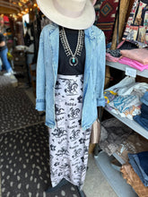 Load image into Gallery viewer, Rodeo Skirt with slit
